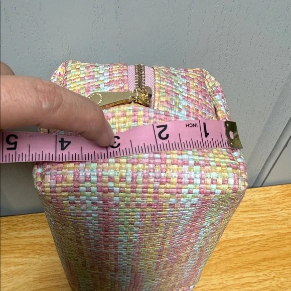 Vince Camuto Pastel Woven Cosmetic Bag 💕 - Picture 17 of 17